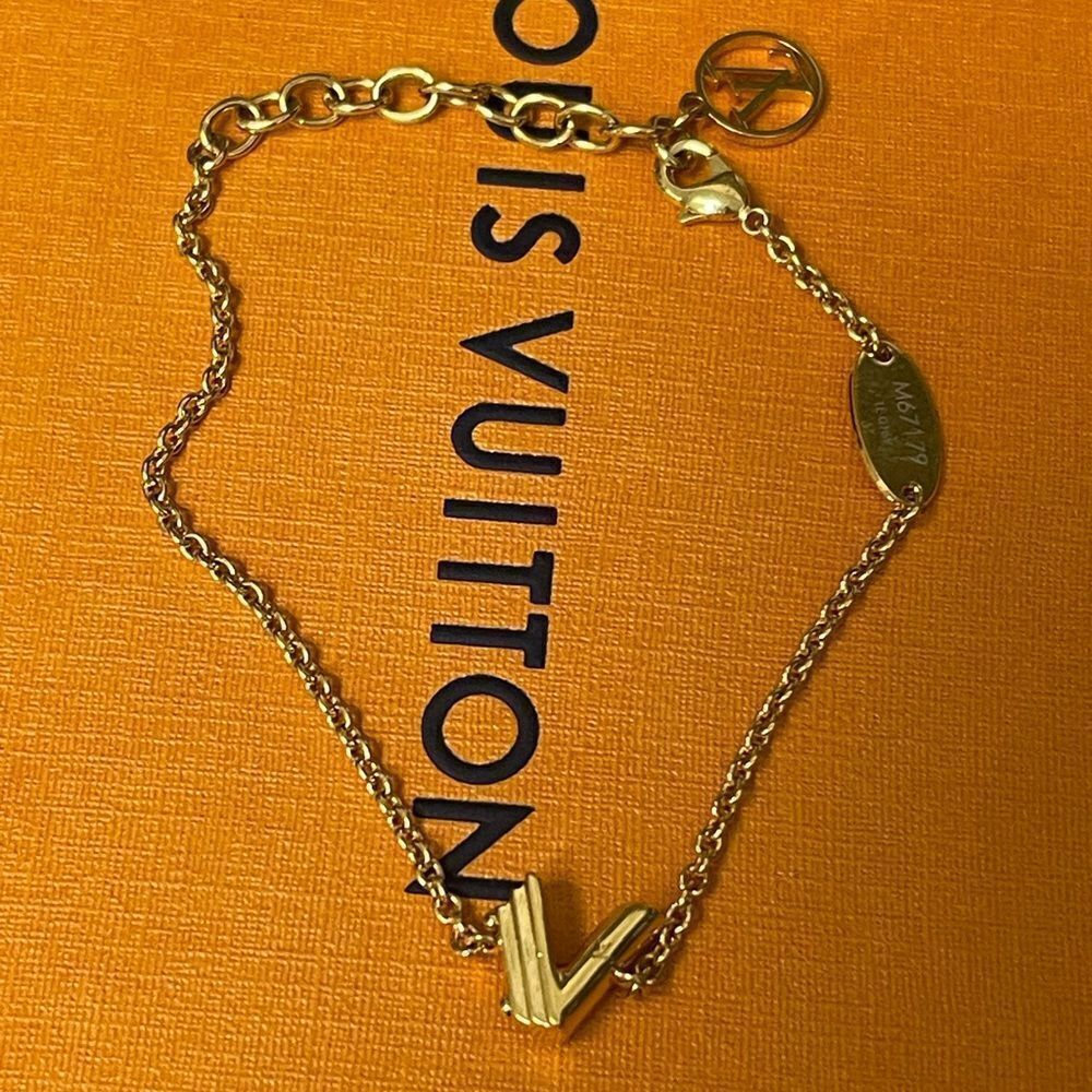 Louis Vuitton LV & Me Letter V Bracelet